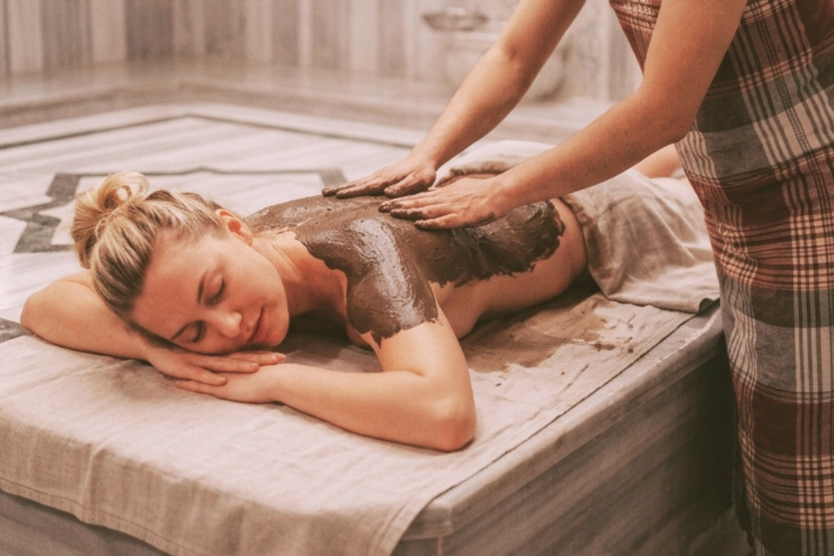 Therapeutic Mud Body Mask